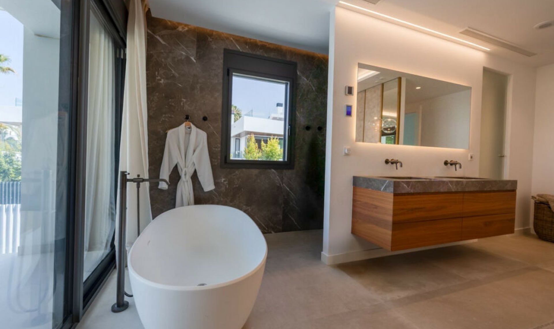 Resale - House -
Puerto Banús