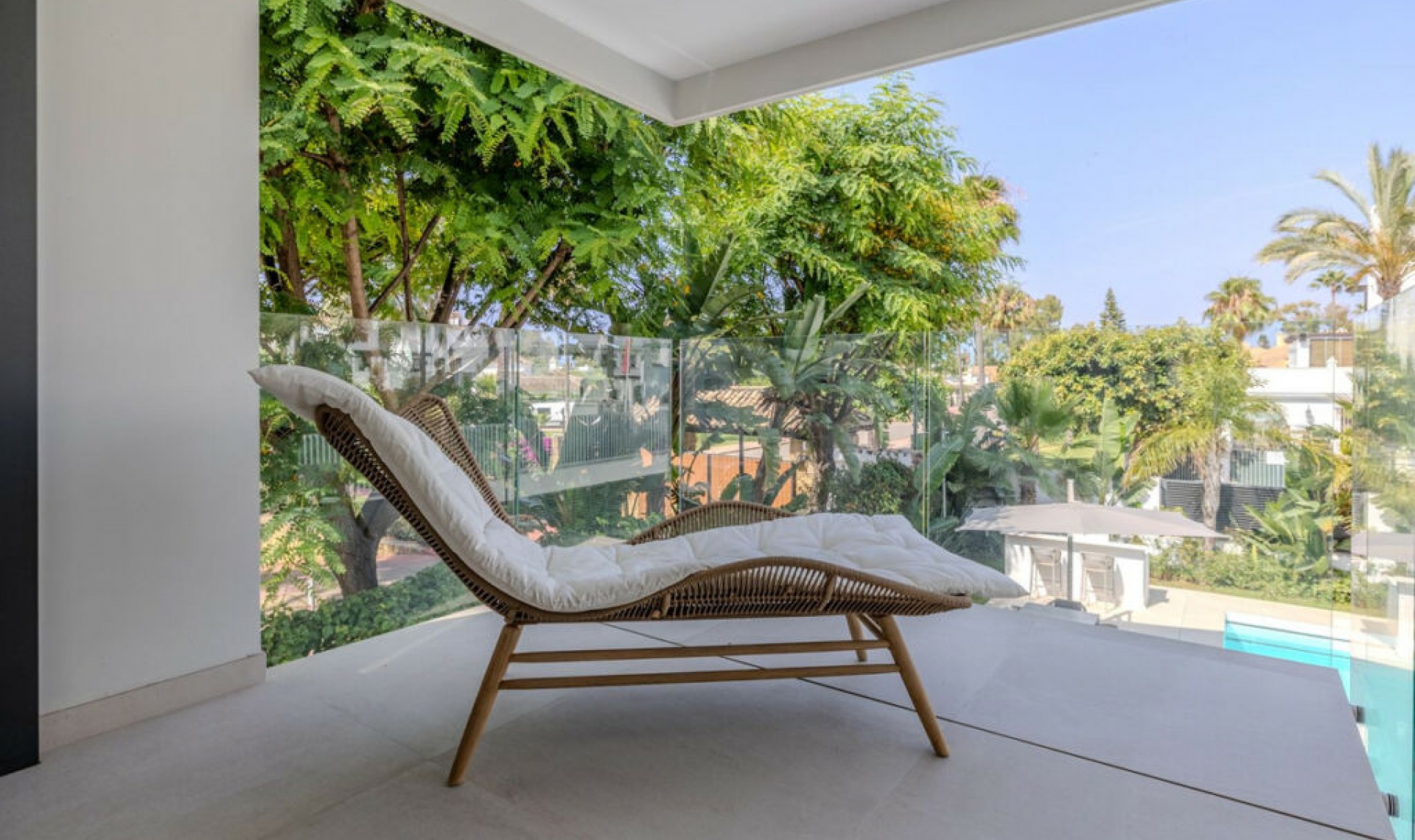 Resale - House -
Puerto Banús