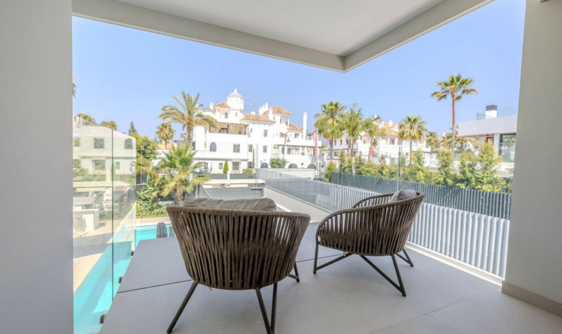 Resale - House -
Puerto Banús