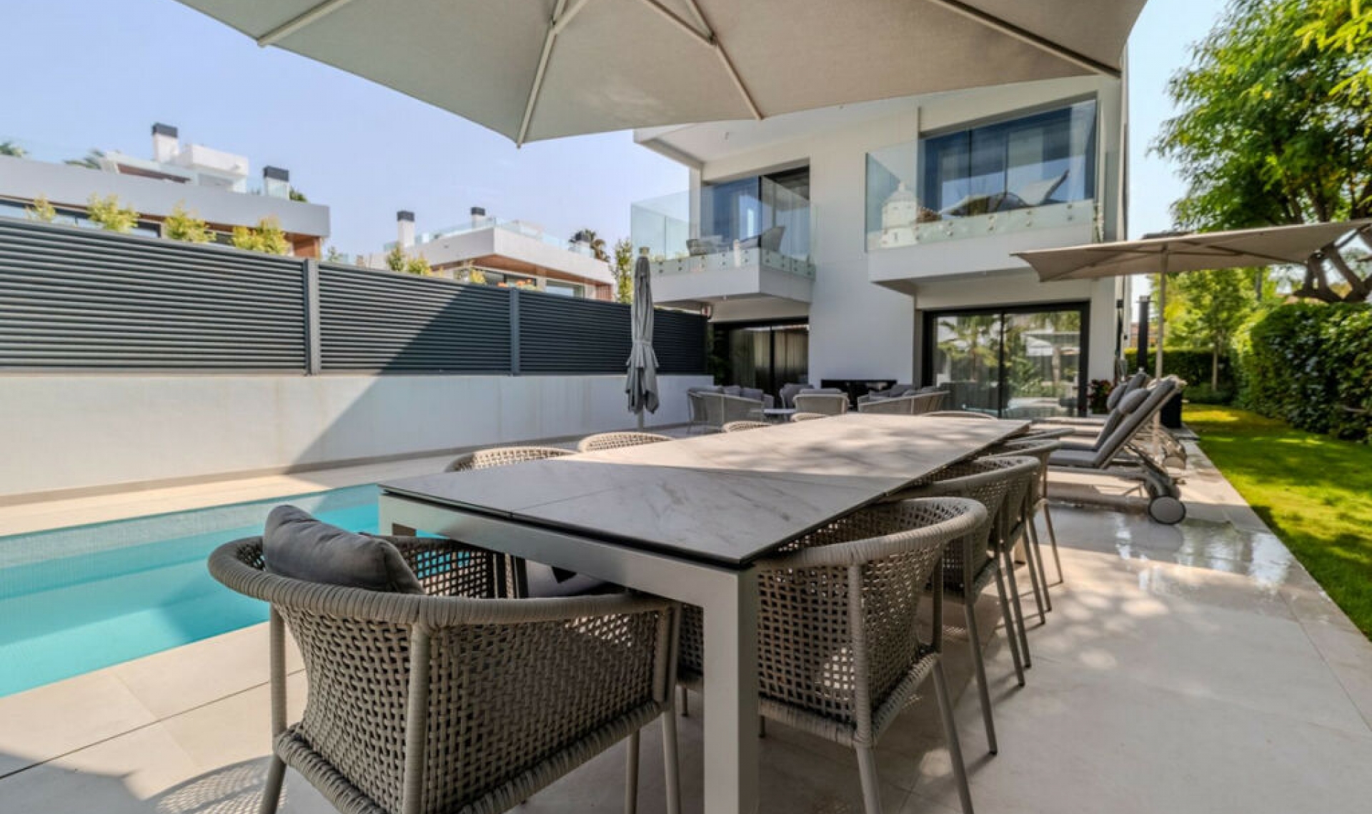 Resale - House -
Puerto Banús