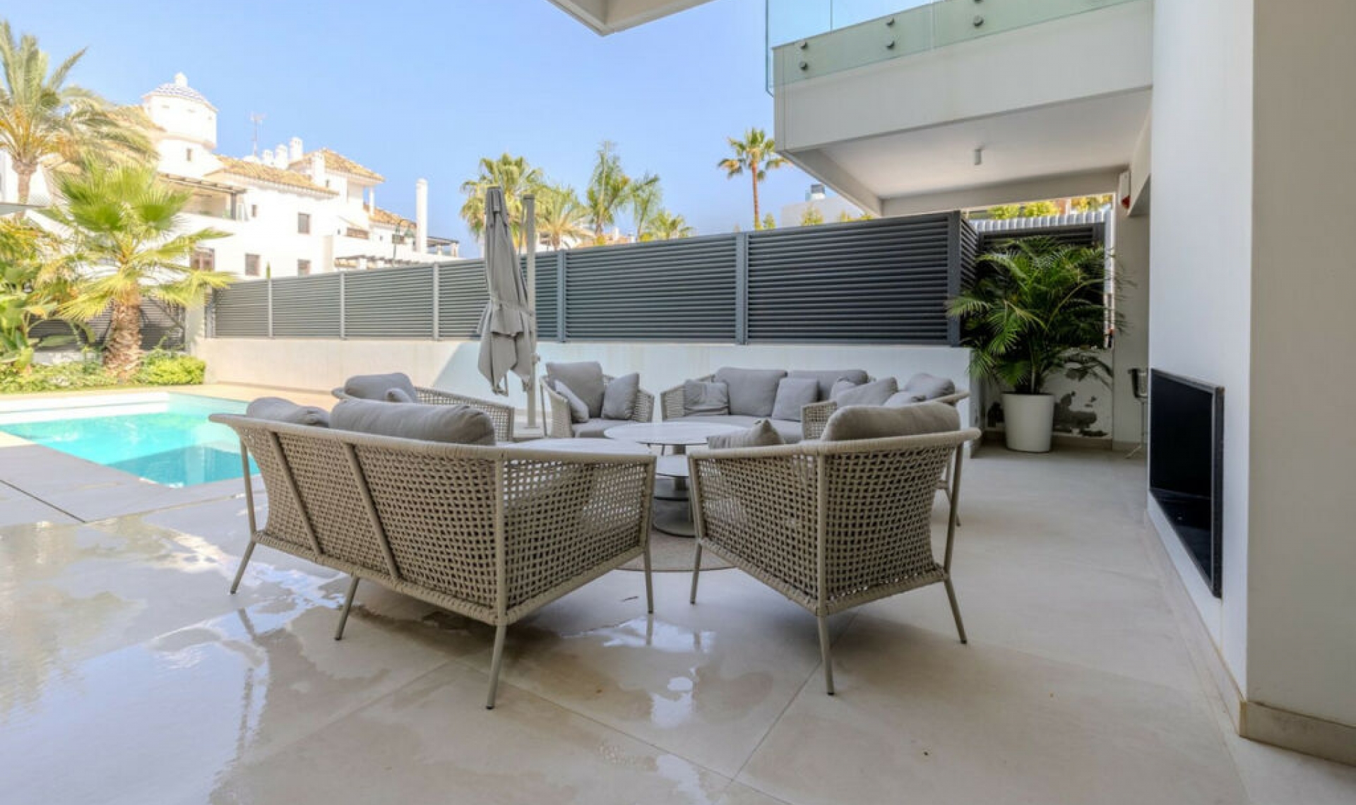 Resale - House -
Puerto Banús
