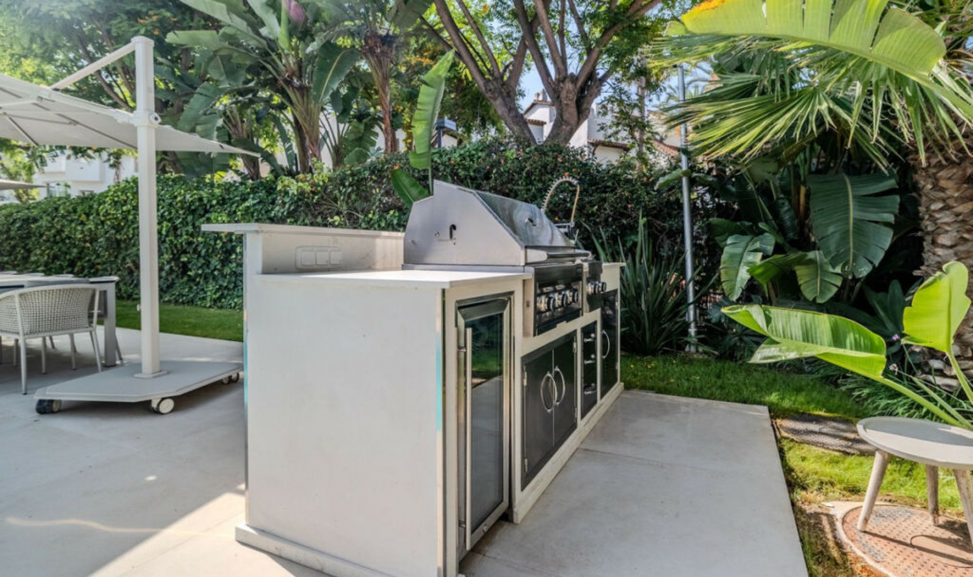 Resale - House -
Puerto Banús