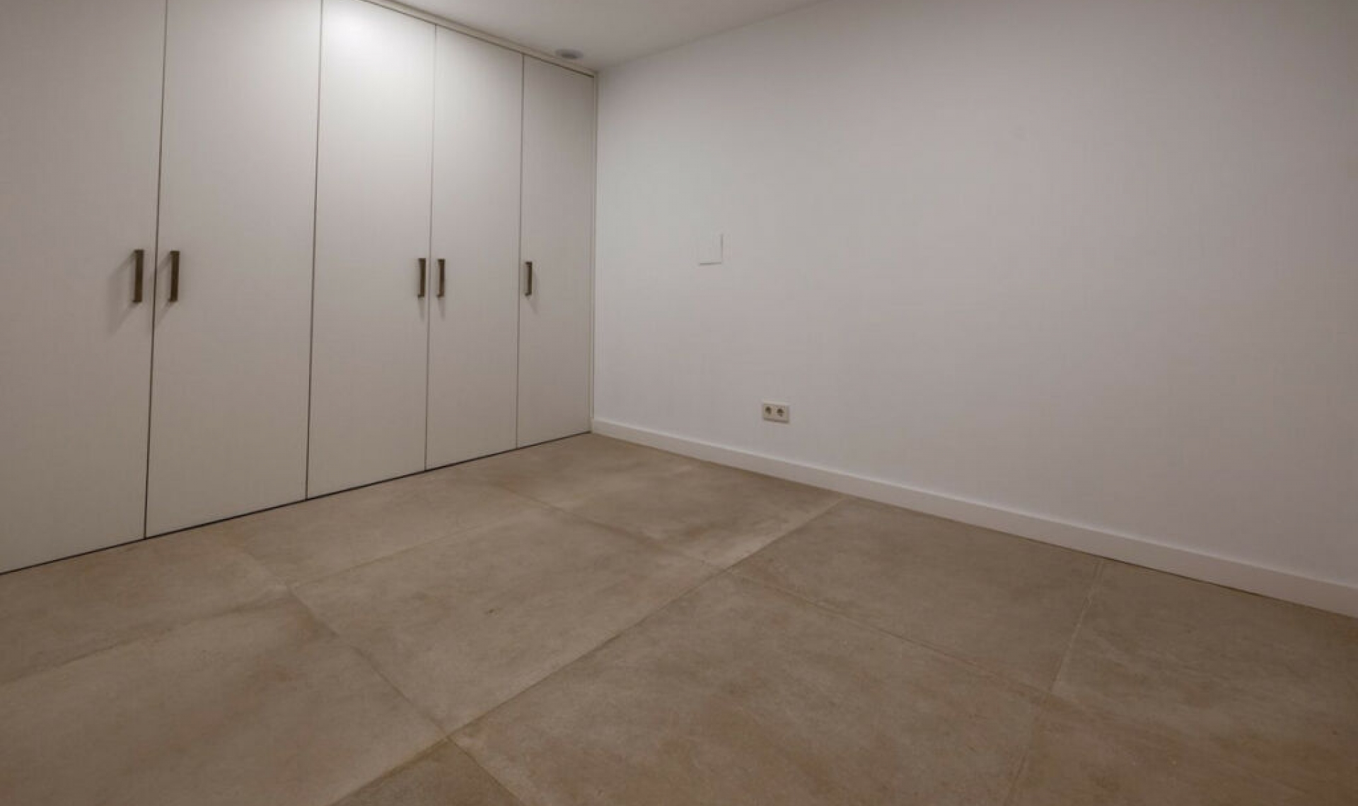 Resale - House -
Puerto Banús