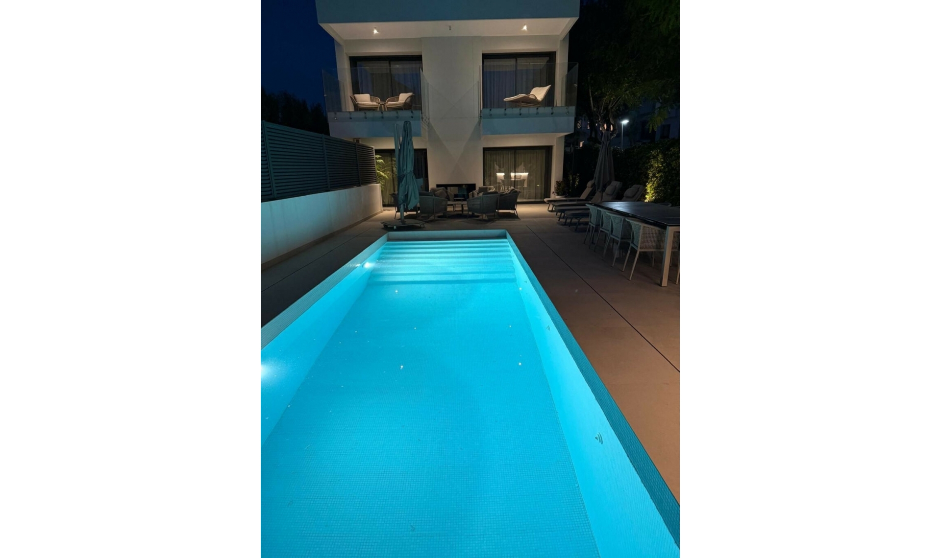 Resale - House -
Puerto Banús