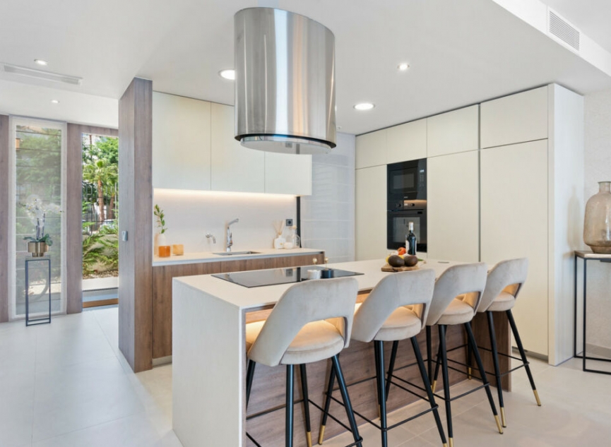 Resale - House -
Puerto Banús