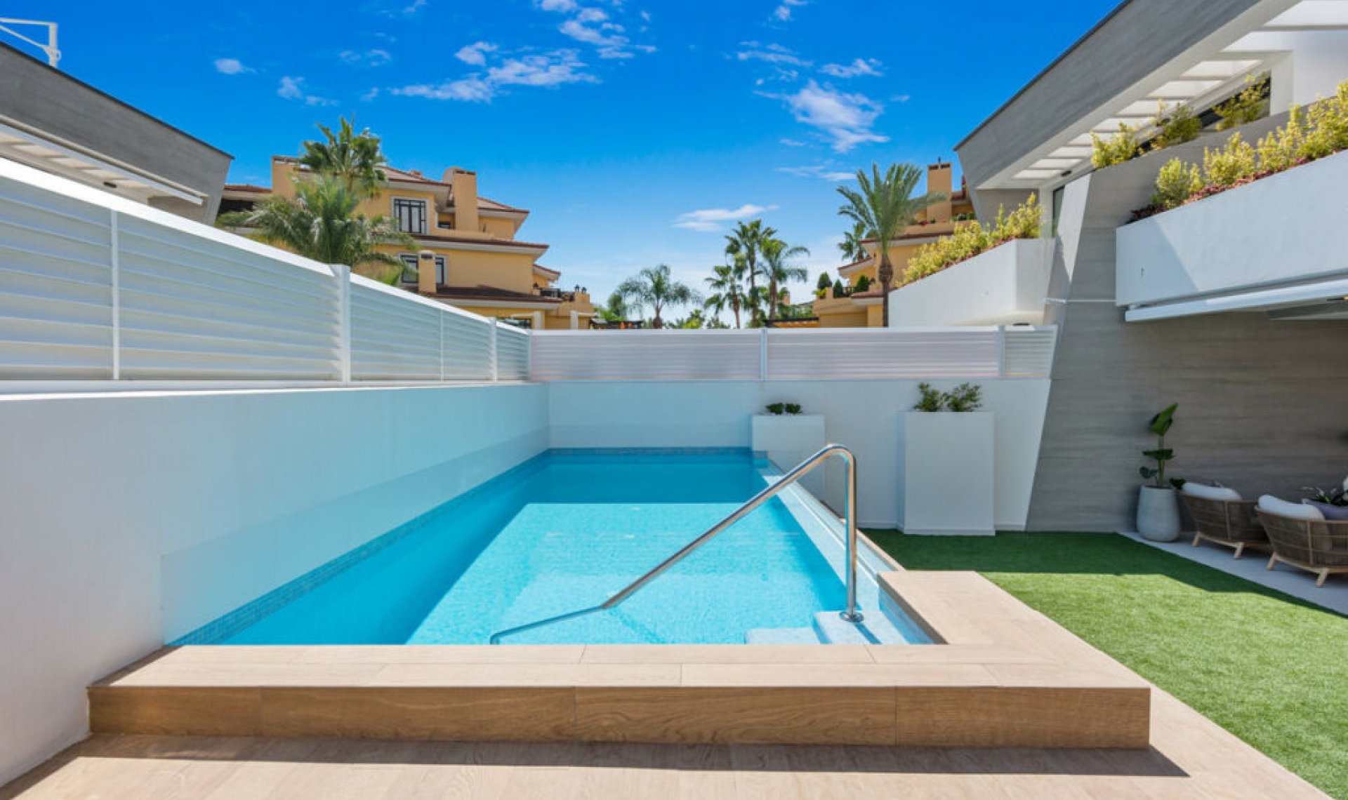 Resale - House -
Puerto Banús