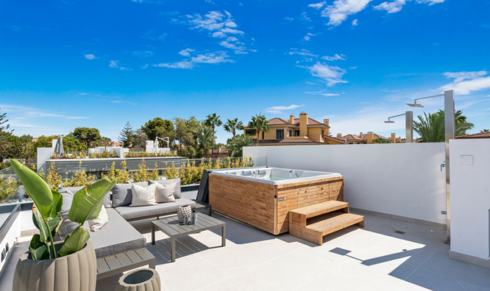 Resale - House -
Puerto Banús