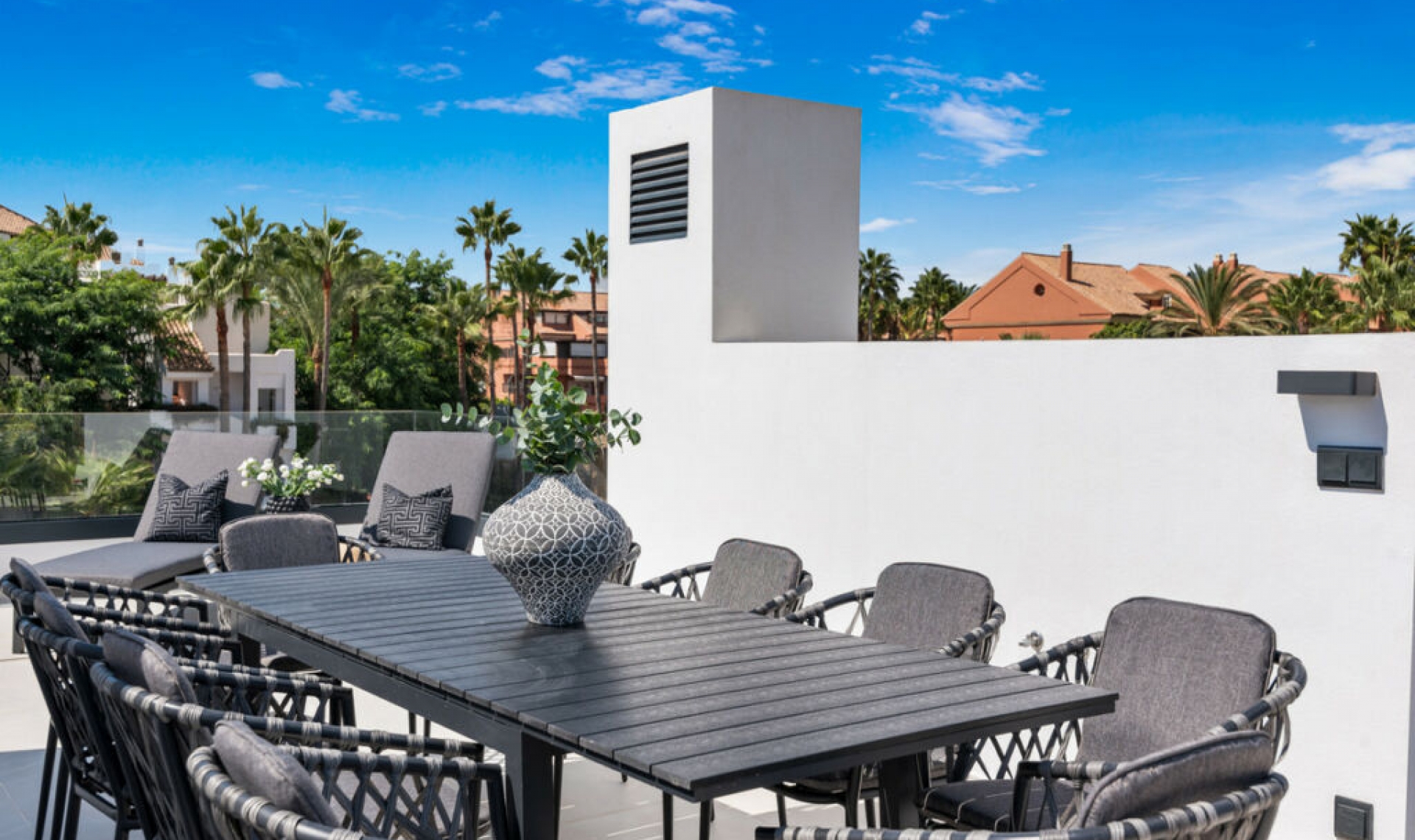 Resale - House -
Puerto Banús