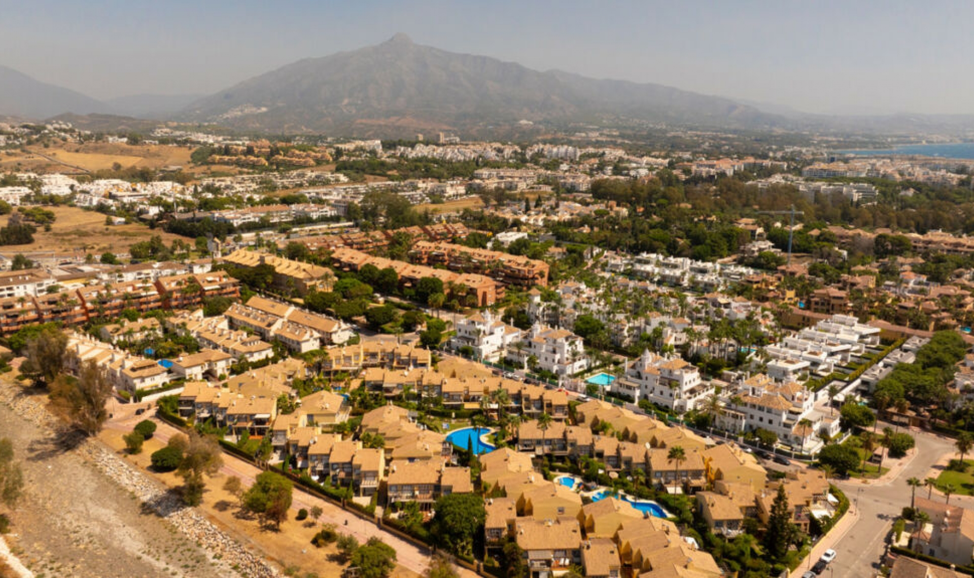 Resale - House -
Puerto Banús