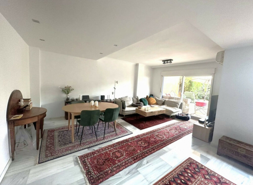 Resale - House -
Puerto Banús