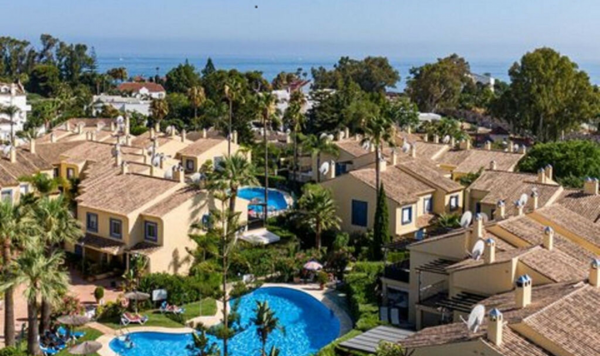 Resale - House -
Puerto Banús