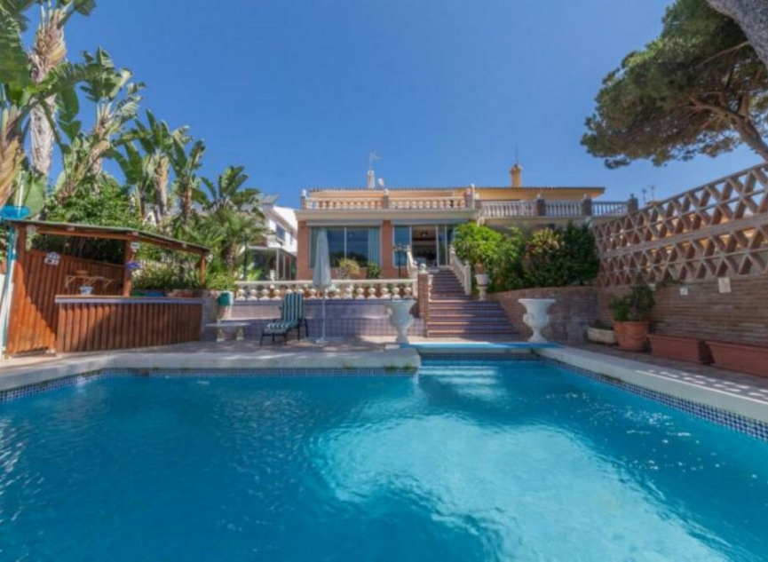 Resale - House -
Puerto de Cabopino