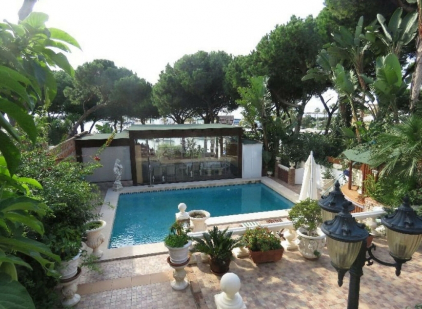 Resale - House -
Puerto de Cabopino