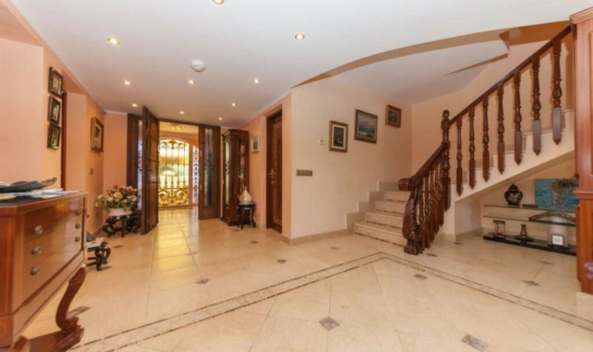 Resale - House -
Puerto de Cabopino