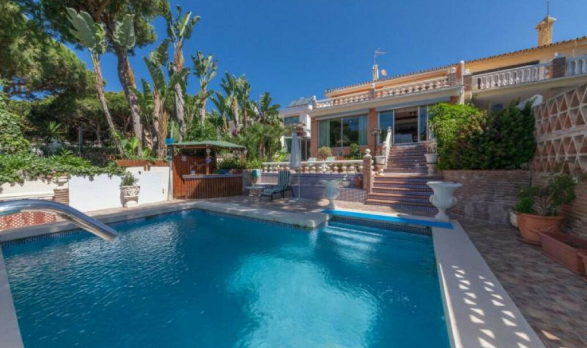 Resale - House -
Puerto de Cabopino