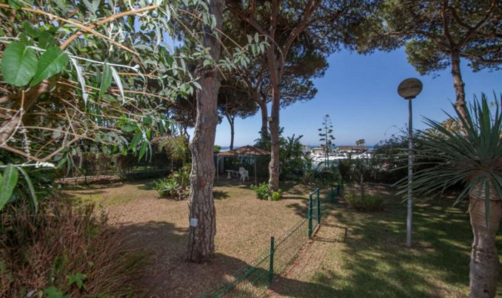 Resale - House -
Puerto de Cabopino