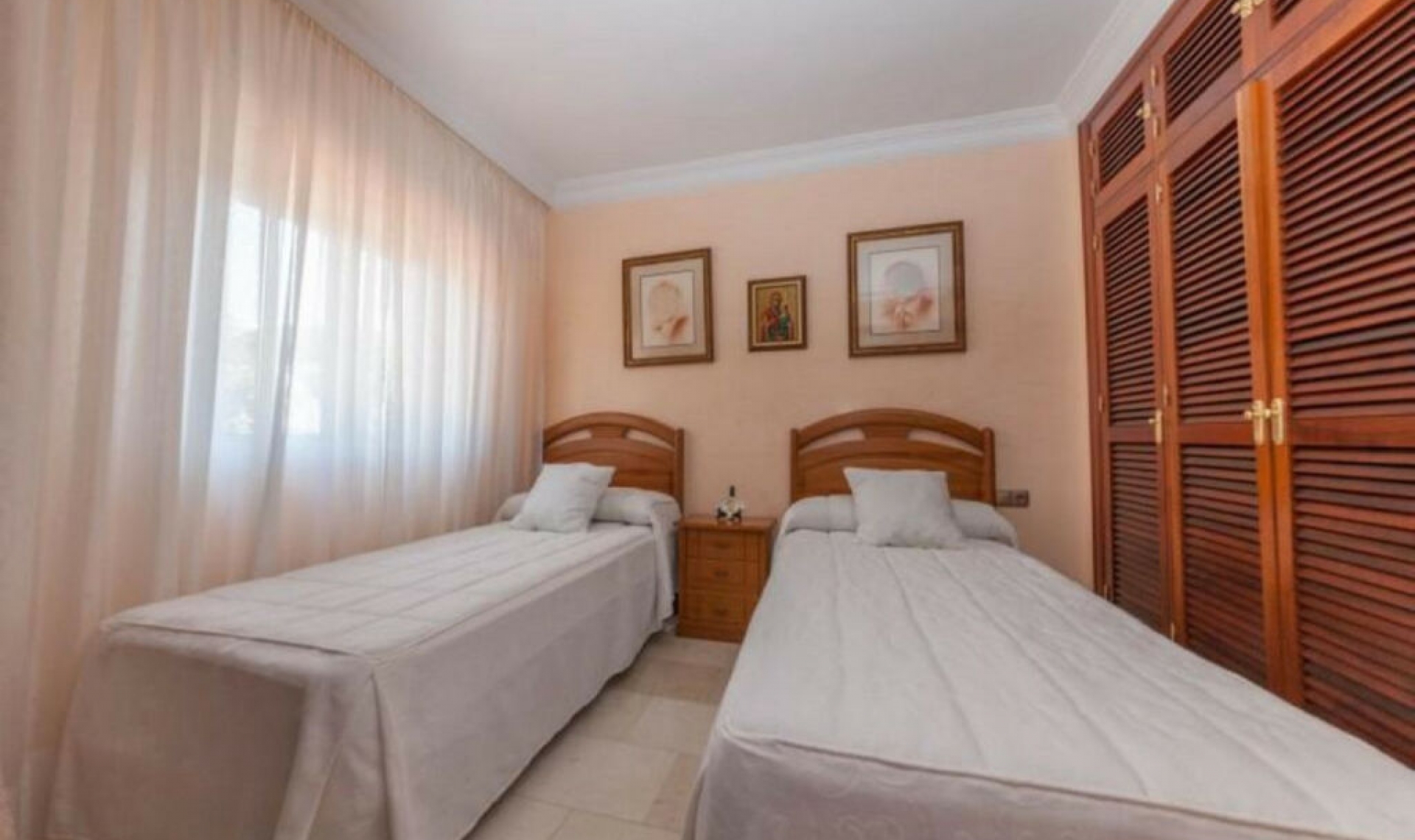 Resale - House -
Puerto de Cabopino