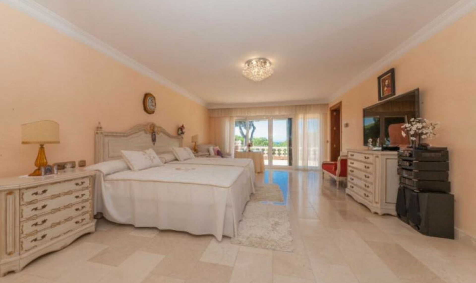Resale - House -
Puerto de Cabopino