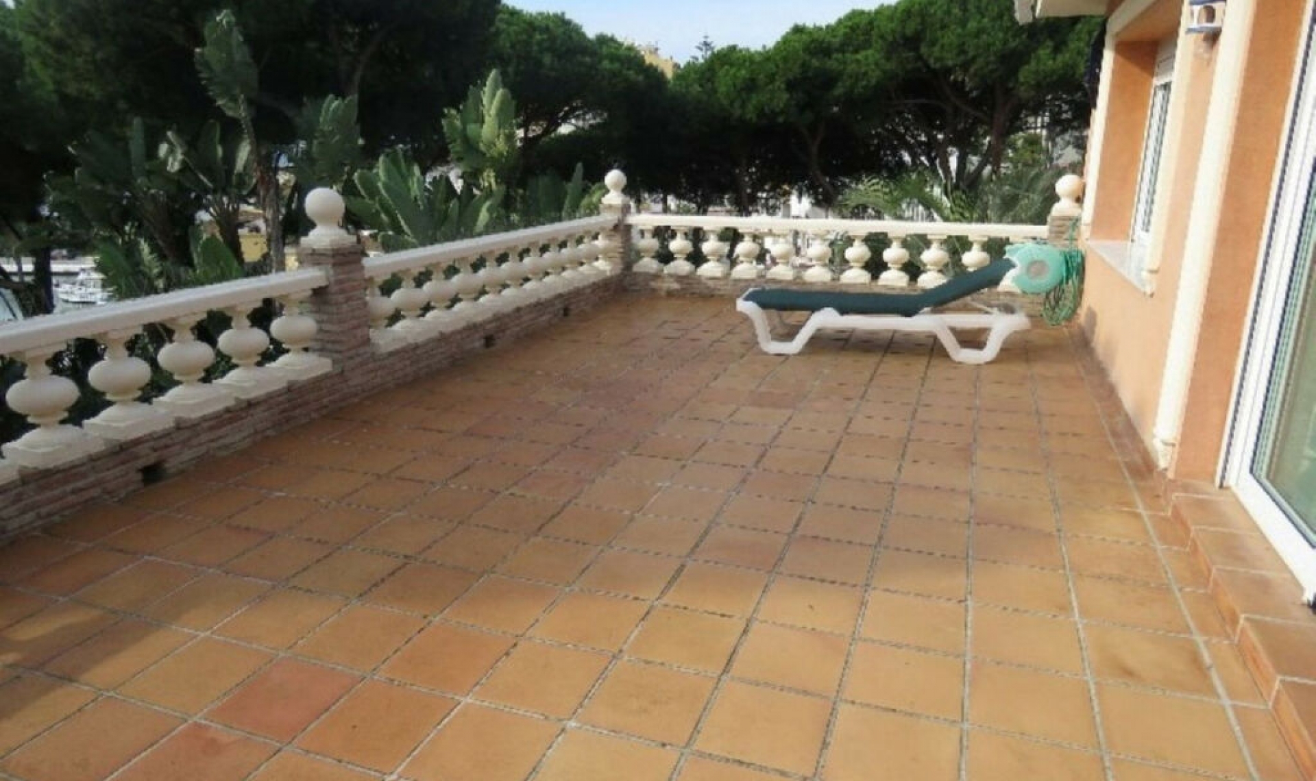 Resale - House -
Puerto de Cabopino