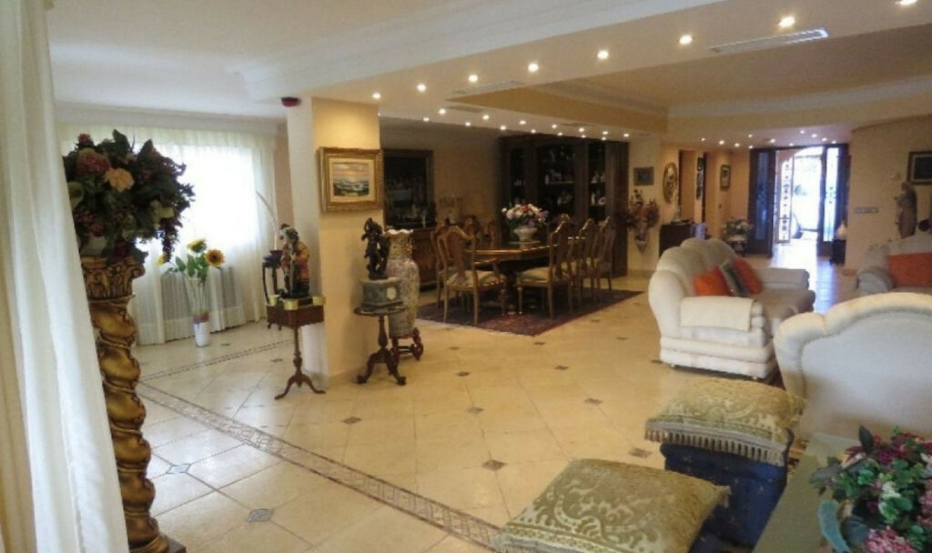 Resale - House -
Puerto de Cabopino