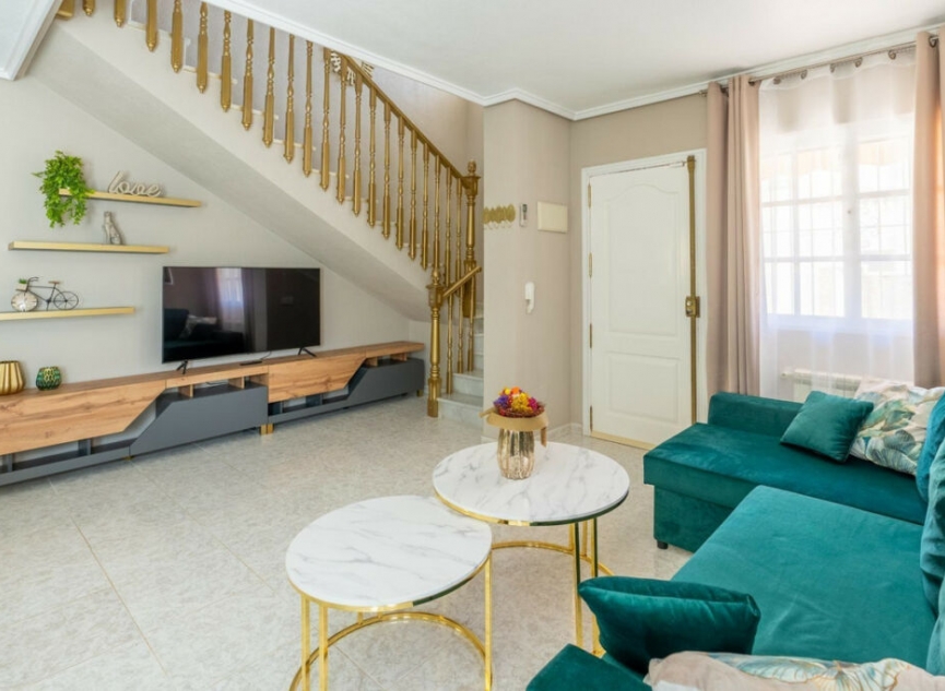 Resale - House -
Punta Prima