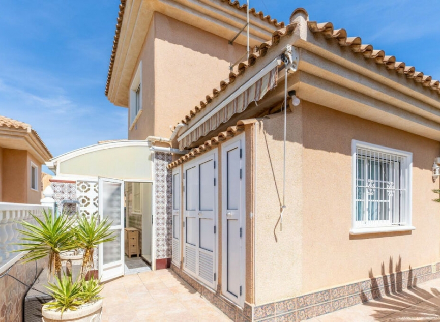 Resale - House -
Punta Prima