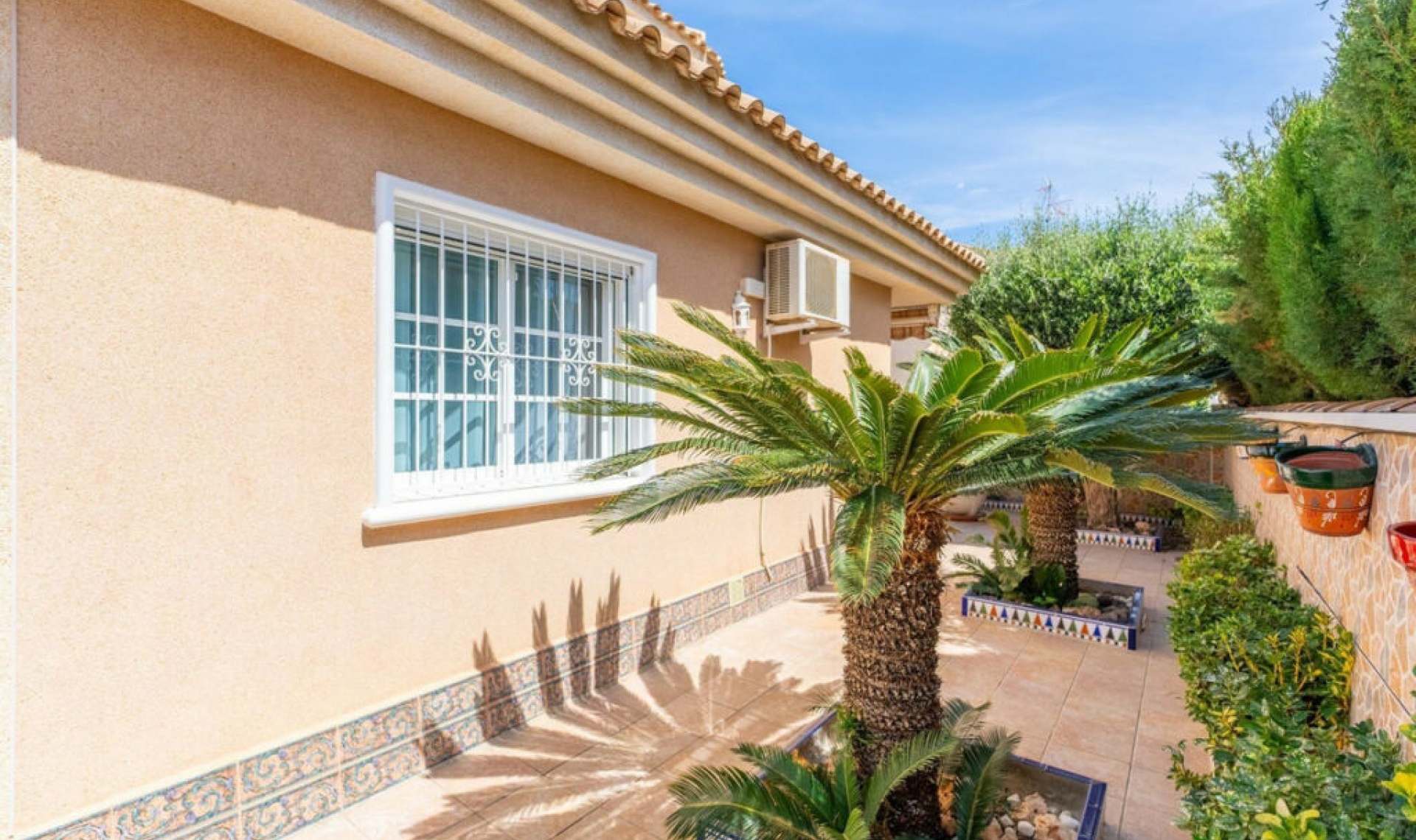 Resale - House -
Punta Prima