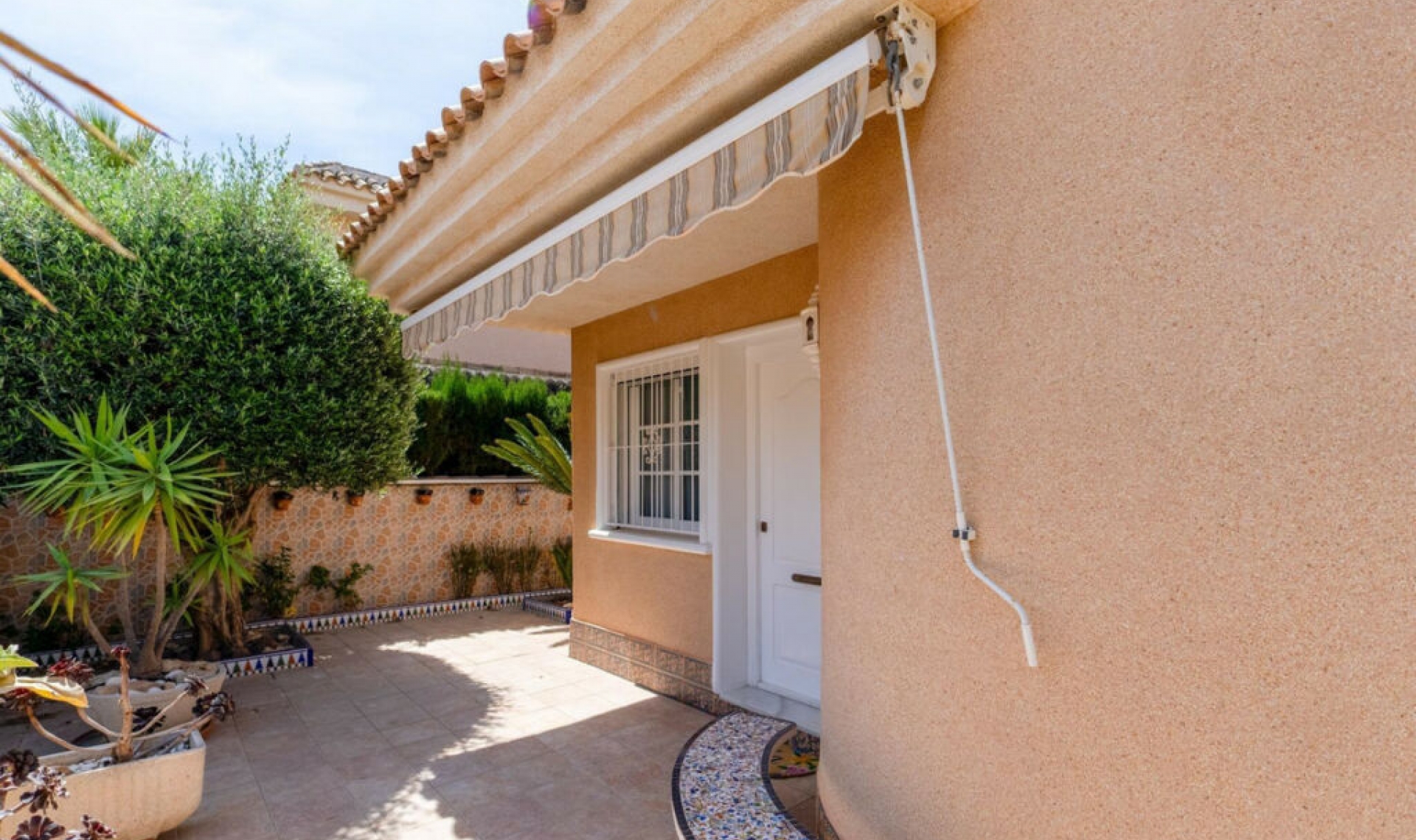 Resale - House -
Punta Prima