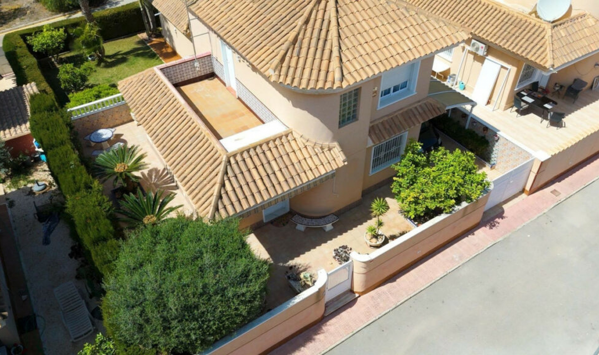Resale - House -
Punta Prima
