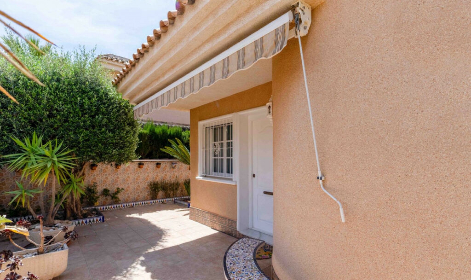 Resale - House -
Punta Prima