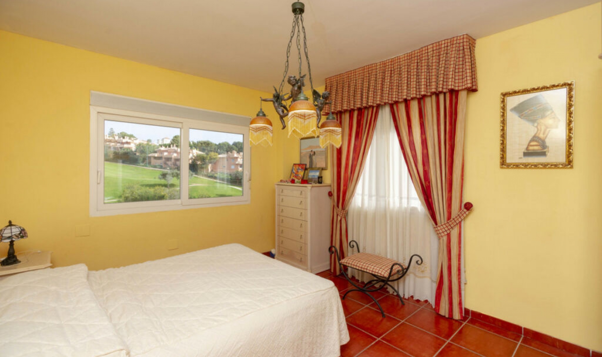 Resale - House -
Reserva de Marbella