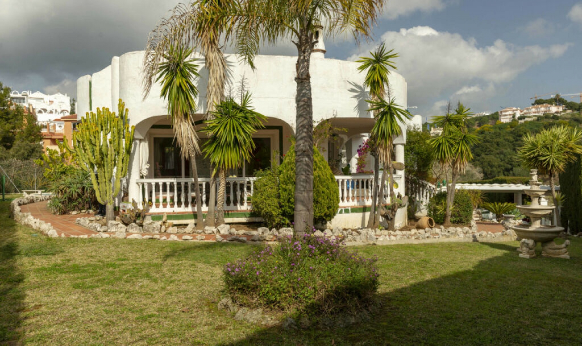 Resale - House -
Reserva de Marbella