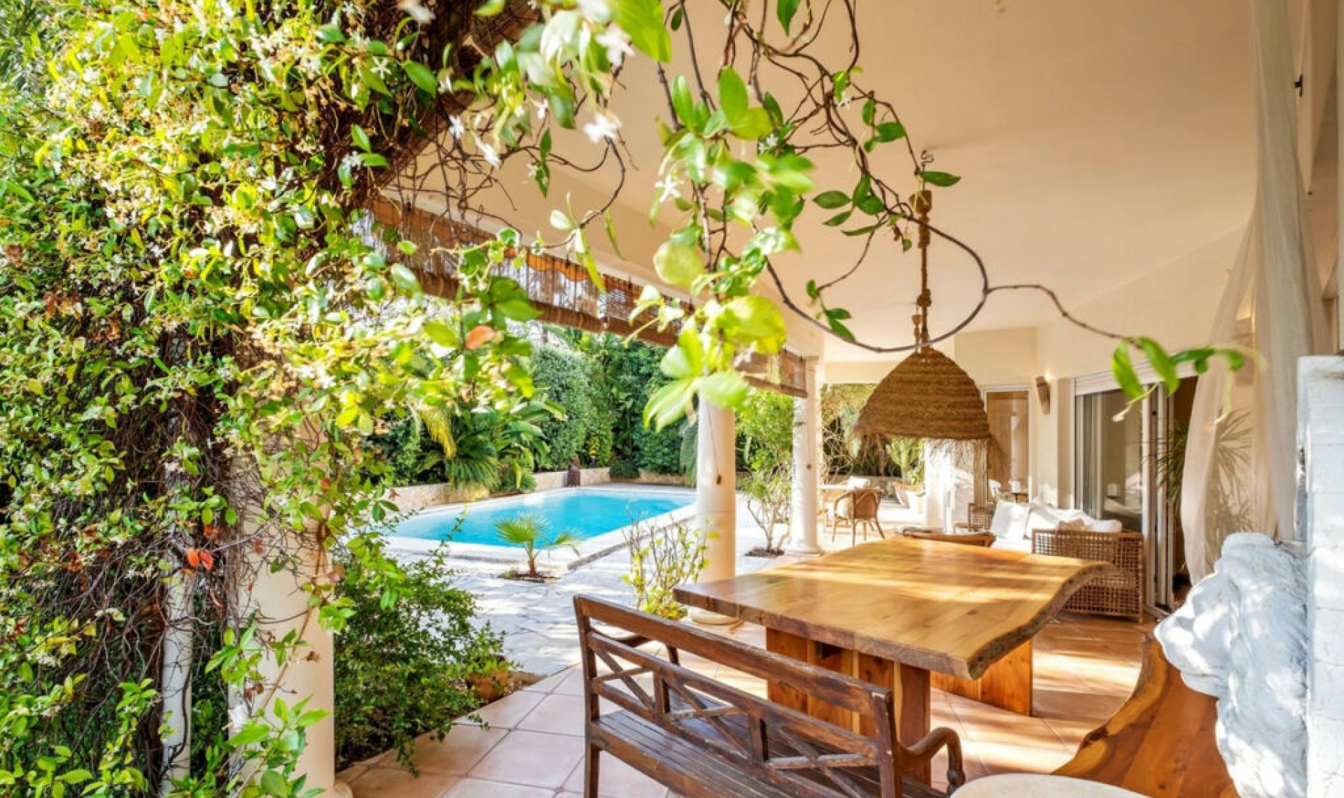 Resale - House -
Reserva de Marbella