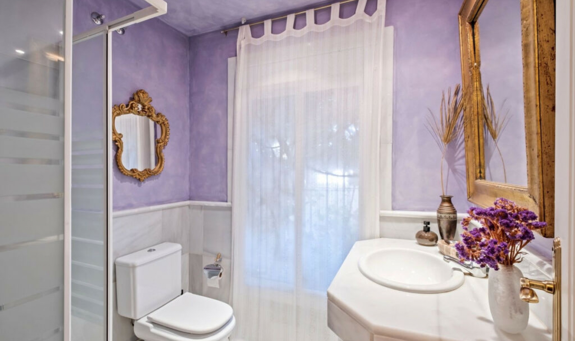 Resale - House -
Reserva de Marbella