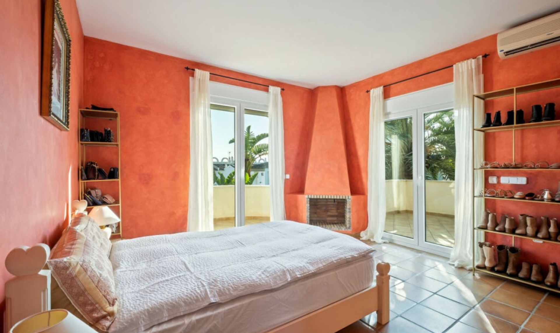 Resale - House -
Reserva de Marbella