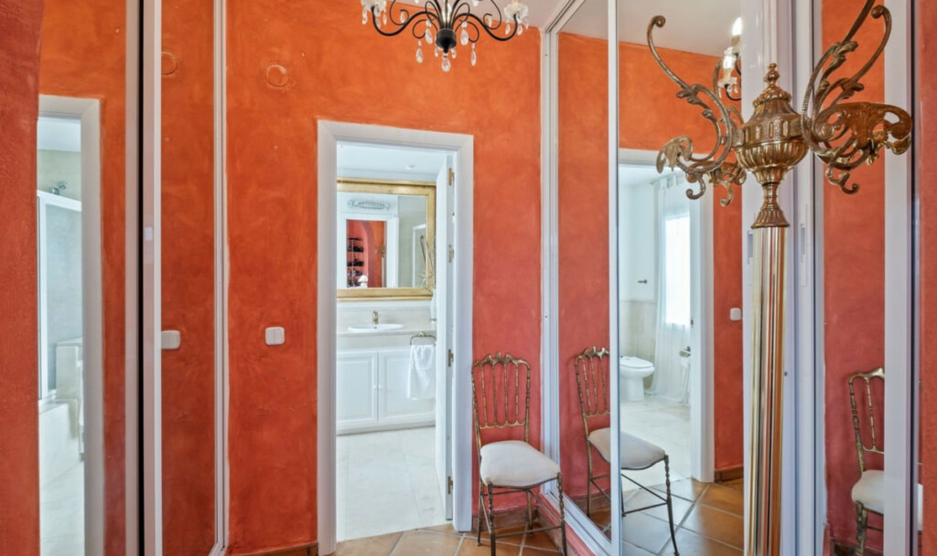Resale - House -
Reserva de Marbella