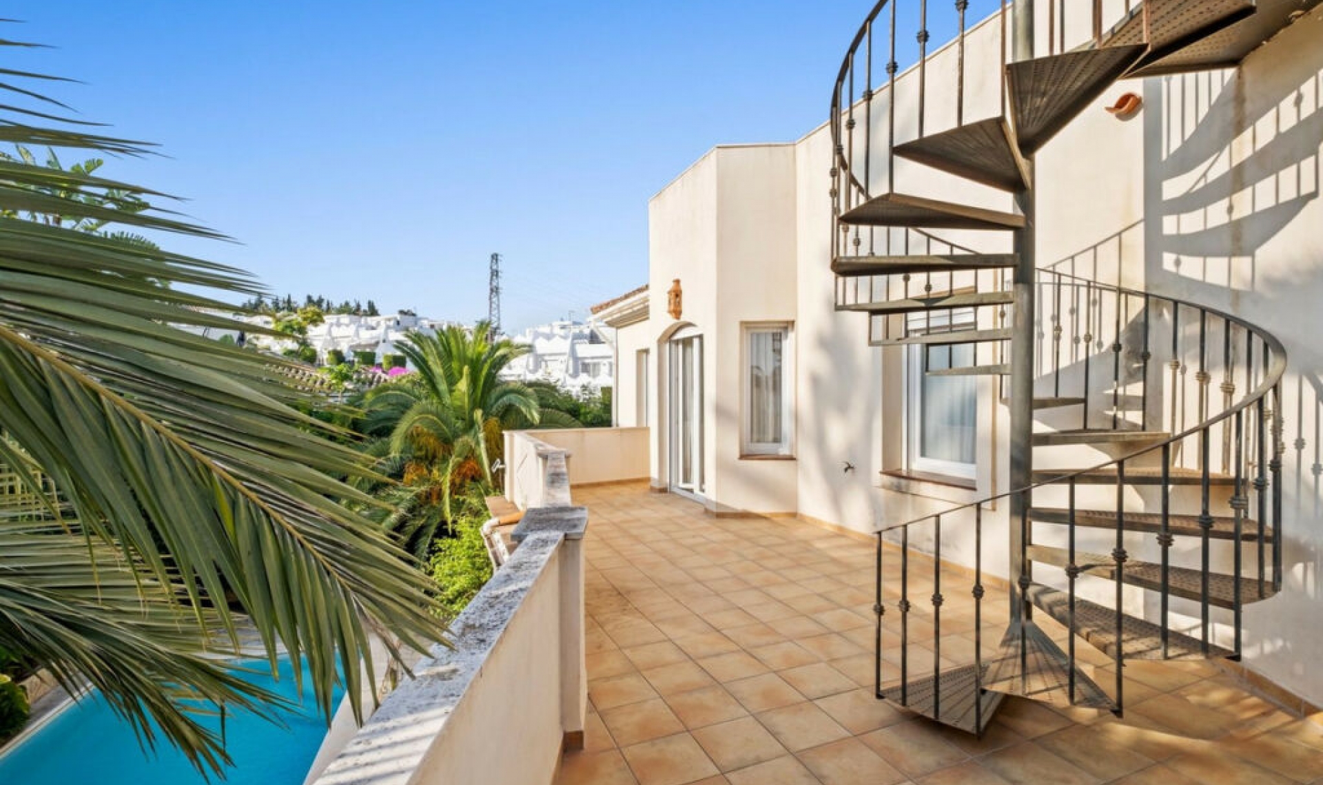 Resale - House -
Reserva de Marbella