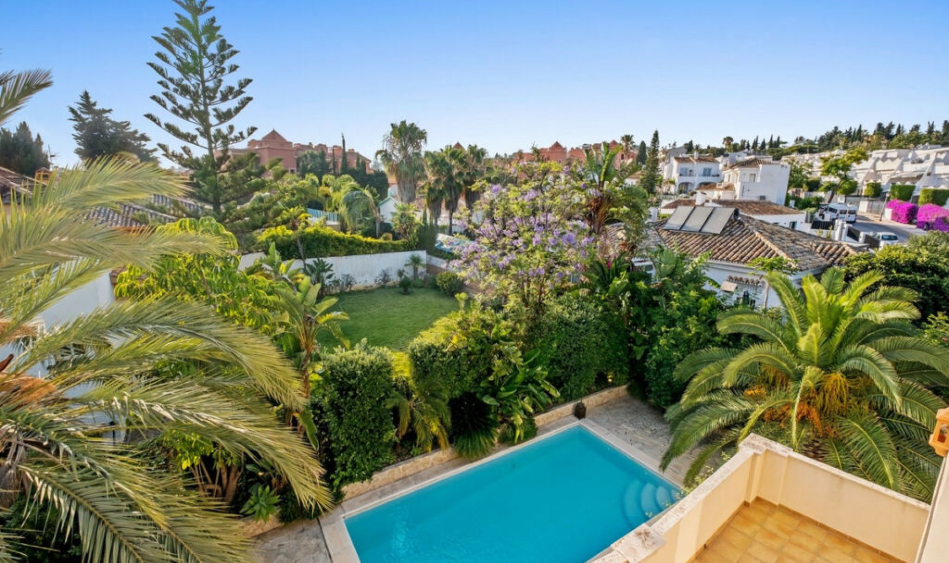 Resale - House -
Reserva de Marbella