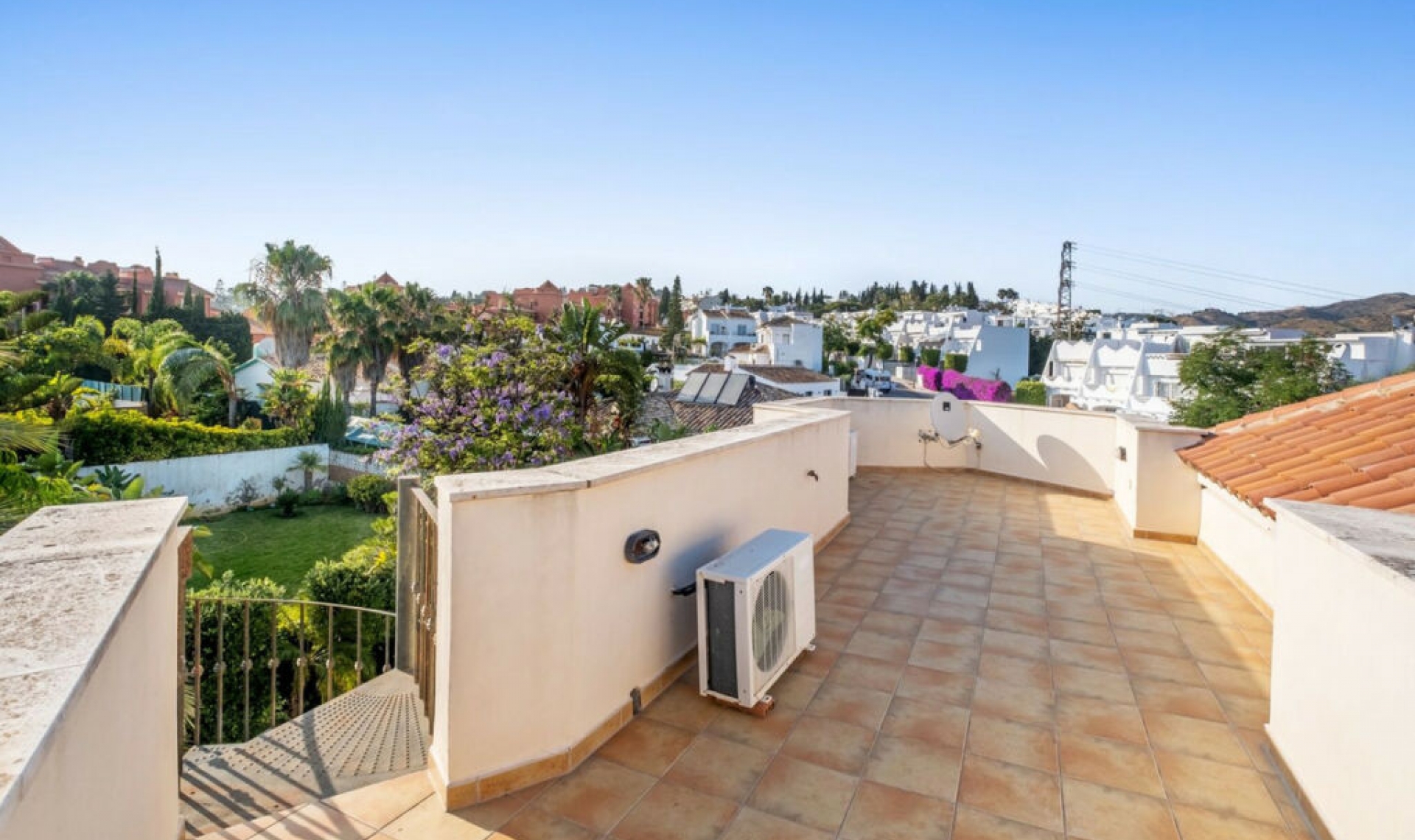 Resale - House -
Reserva de Marbella