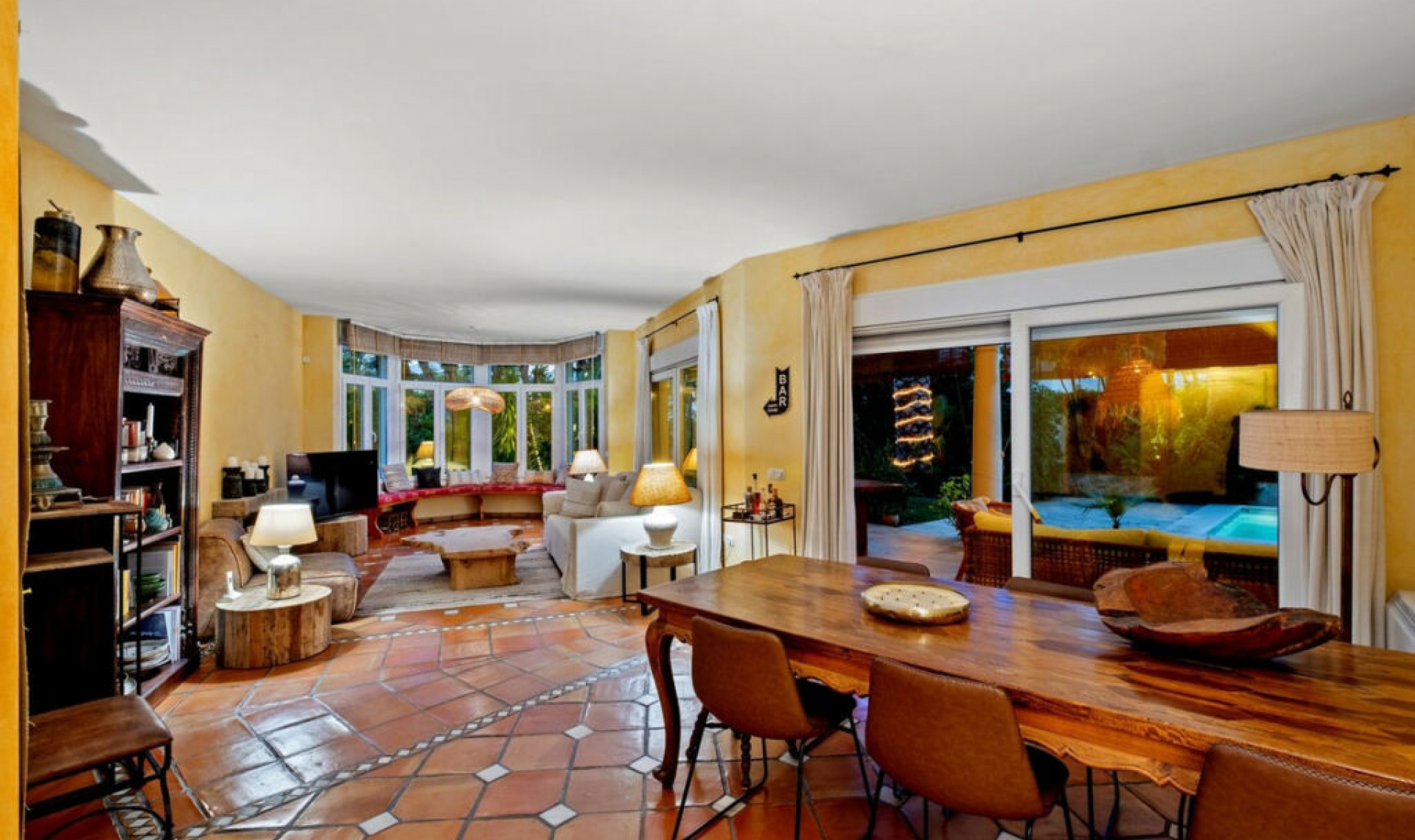Resale - House -
Reserva de Marbella