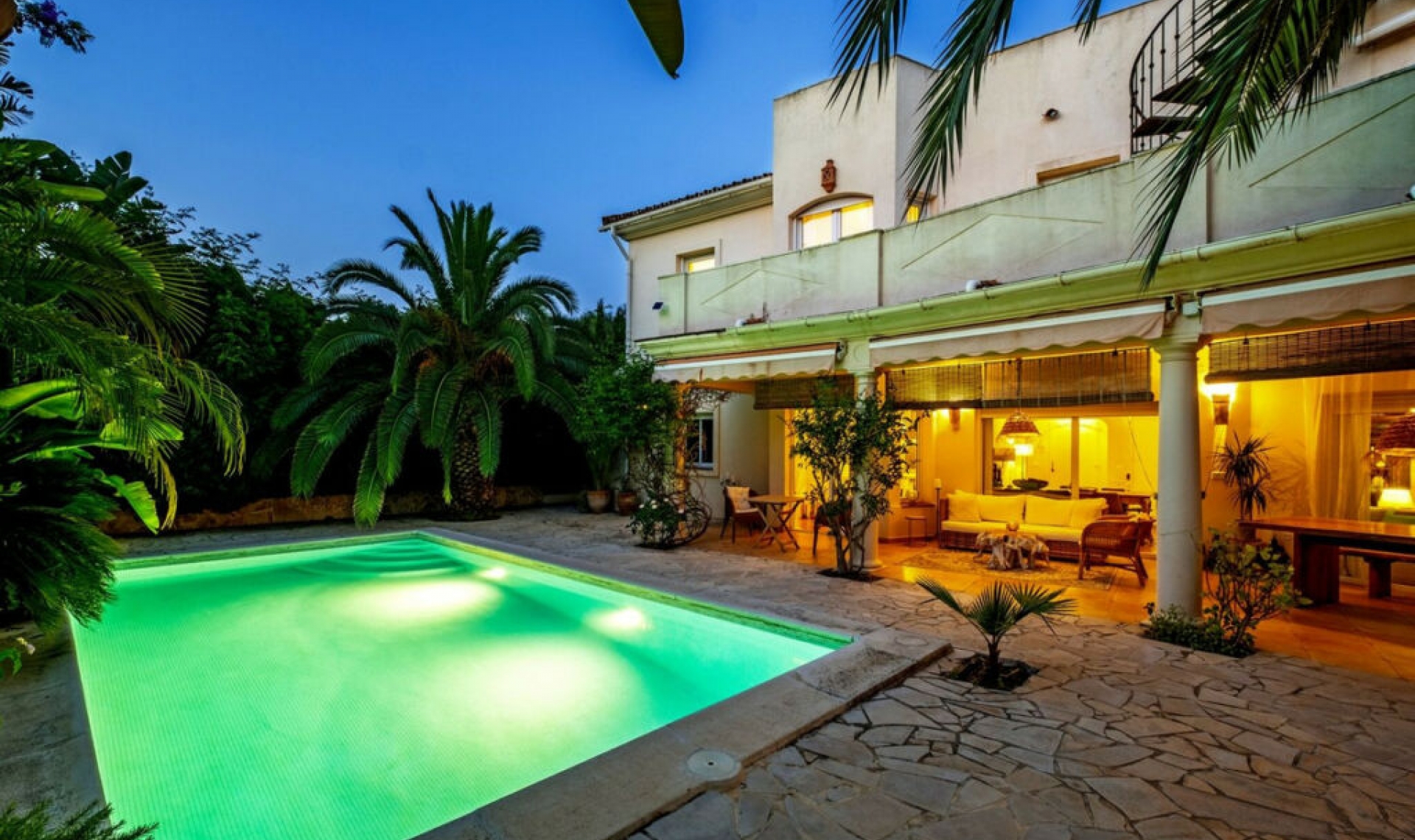 Resale - House -
Reserva de Marbella