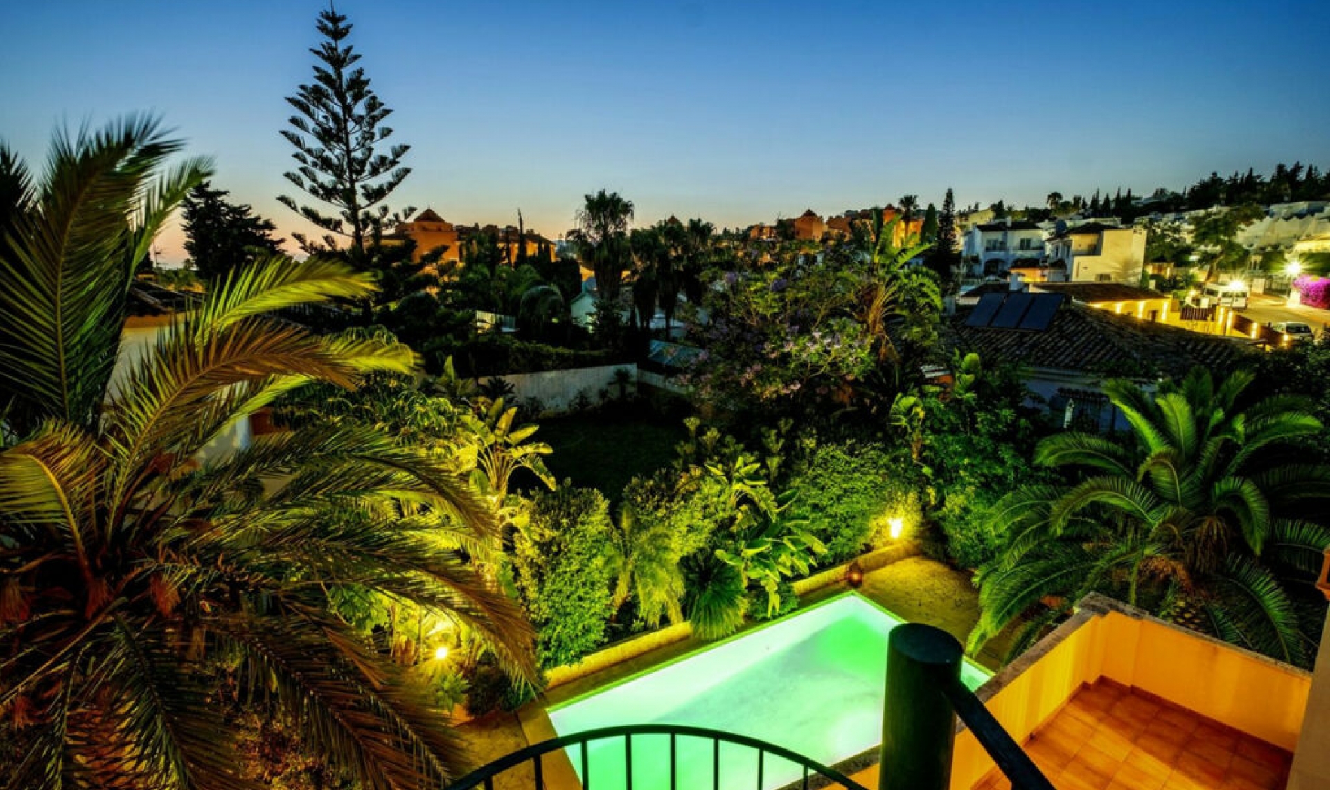 Resale - House -
Reserva de Marbella