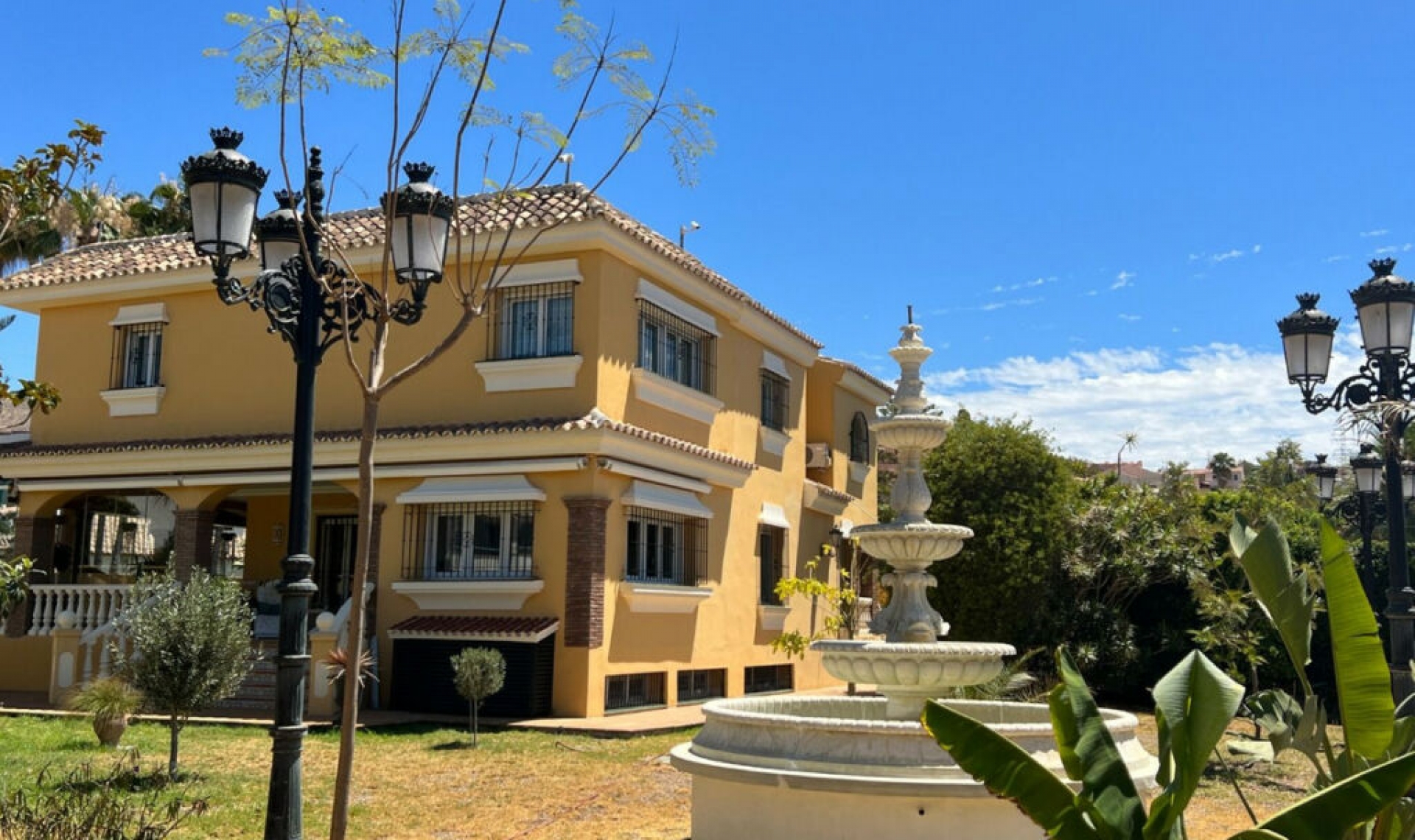 Resale - House -
Rincón de la Victoria