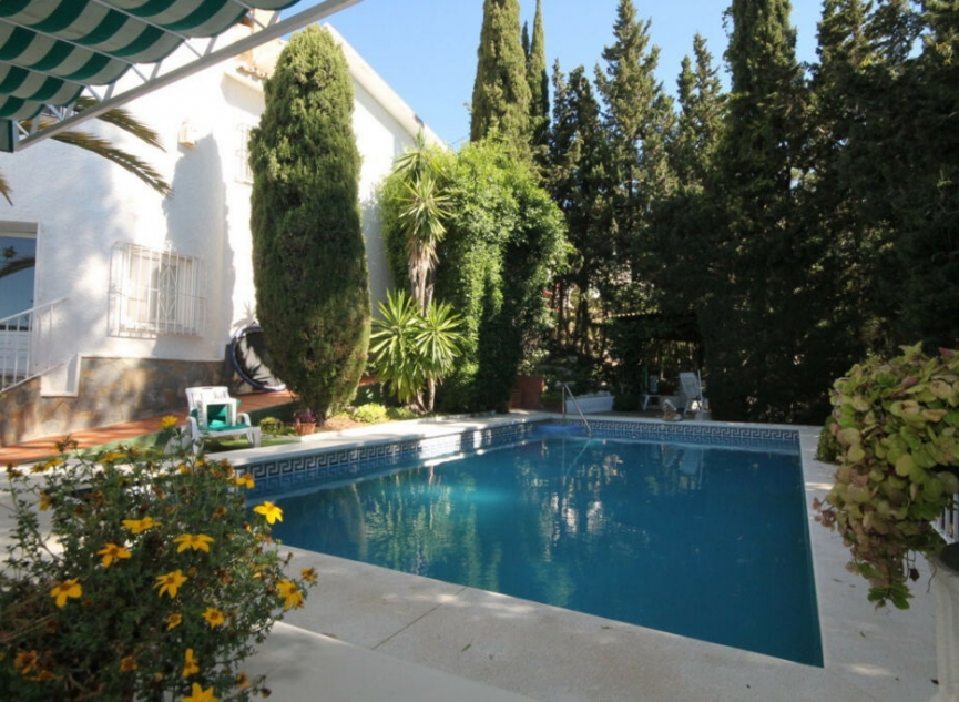 Resale - House -
Rincón de la Victoria