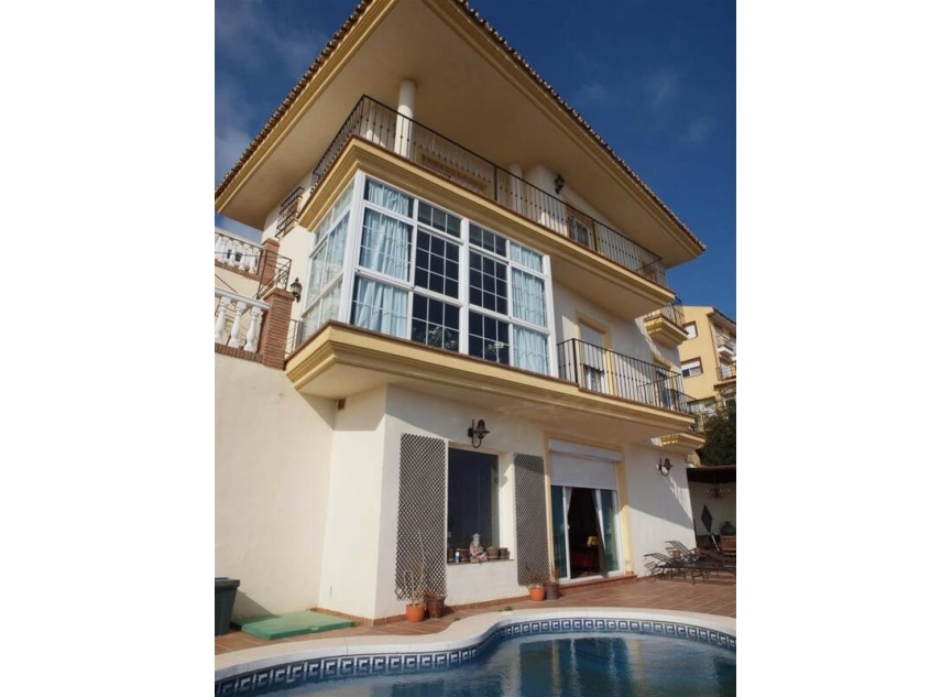 Resale - House -
Rincón de la Victoria
