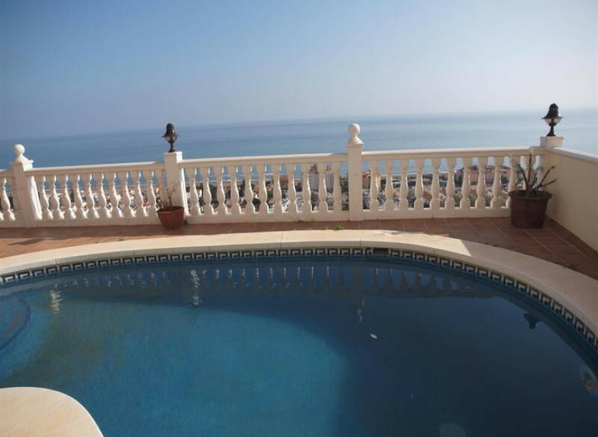 Resale - House -
Rincón de la Victoria