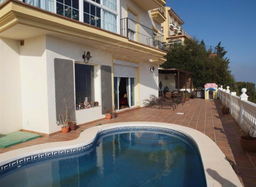 Resale - House -
Rincón de la Victoria