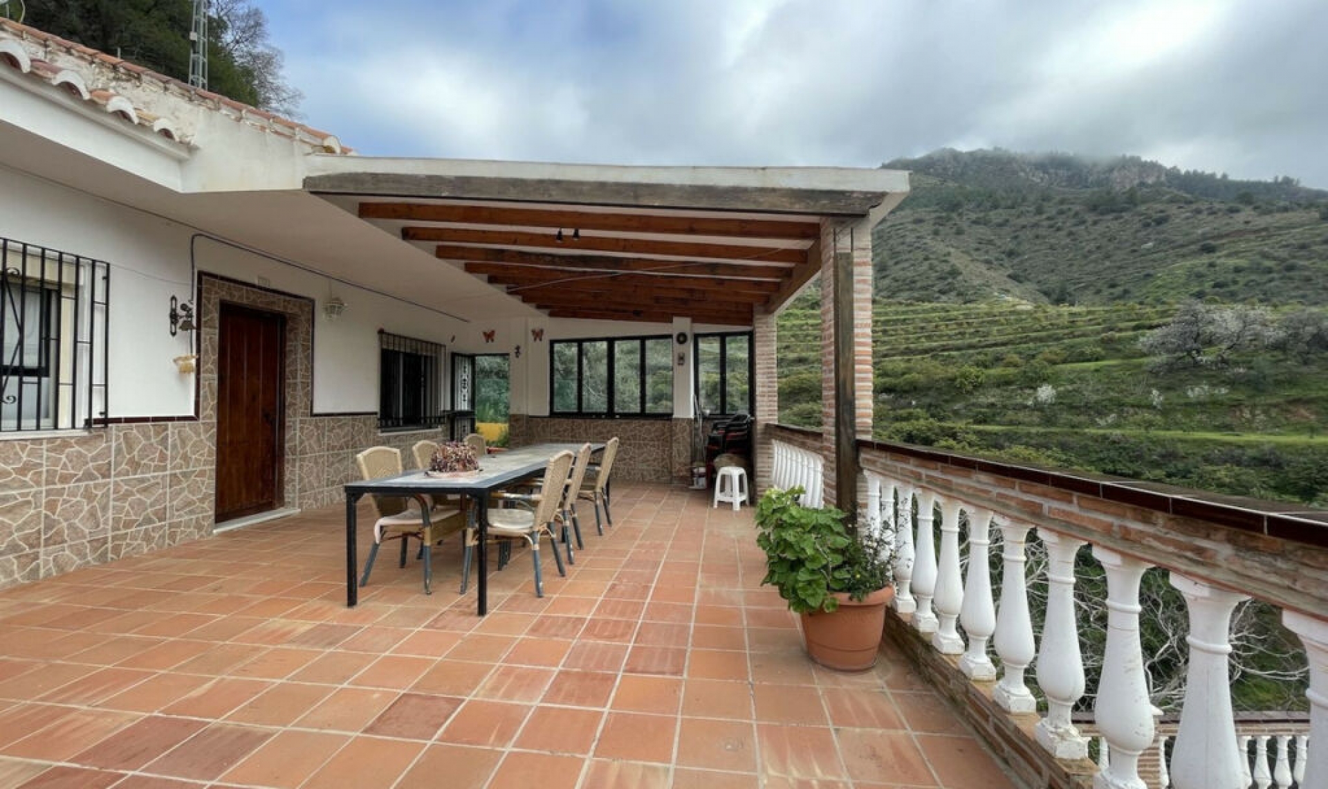 Resale - House -
Río de la Miel