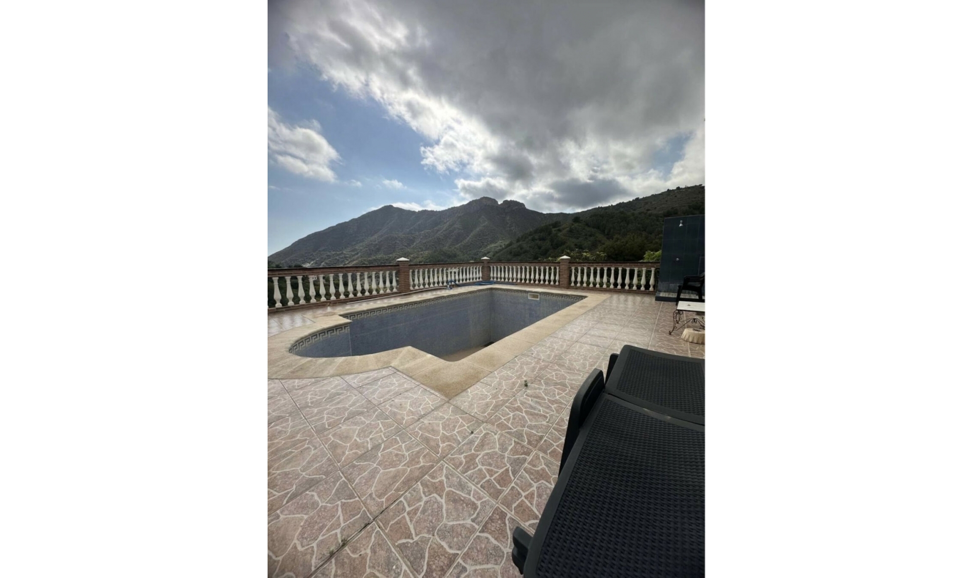 Resale - House -
Río de la Miel