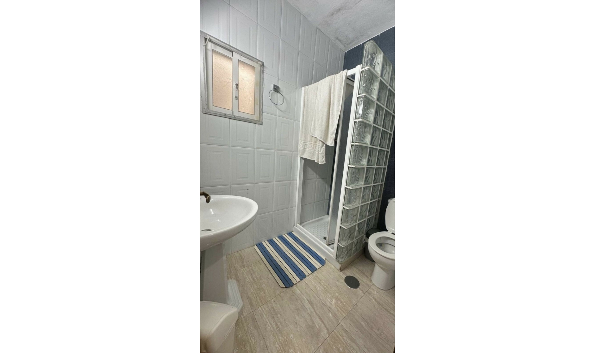 Resale - House -
Río de la Miel